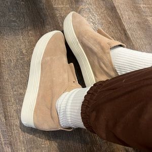 Dolce Vita Platform Slides/Slip Ons - Size 8.5